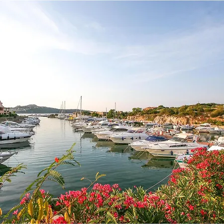 1 Bedroom Amazing In Appartamento Golfo Aranci